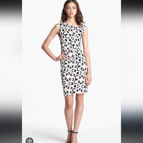 Diane Von Furstenberg Glass Mary Hex Maze Dress 100% Silk Size 4 - Picture 1 of 10